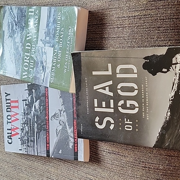 Book Bundle - Picture 1 of 9